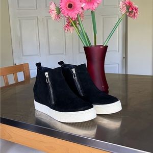 STEVE MADDEN Wedgies size 6.5